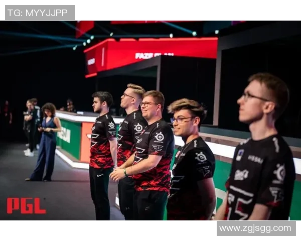 查内尔与安特卫普的精彩对决揭示了足球战术与团队协作的完美结合