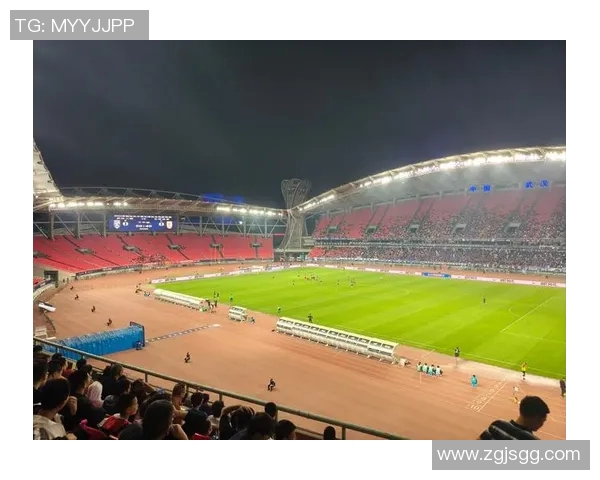 恒大与国安球迷激情对决球场内外的热血与情怀交织 恒大与国安球迷激情对决球场内外的热血与情怀交织