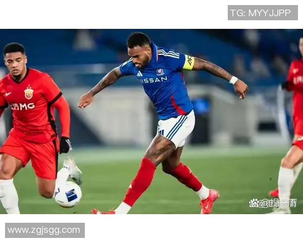 波斯波利与纳萨夫的激烈对决揭示亚冠联赛新格局与球队实力较量