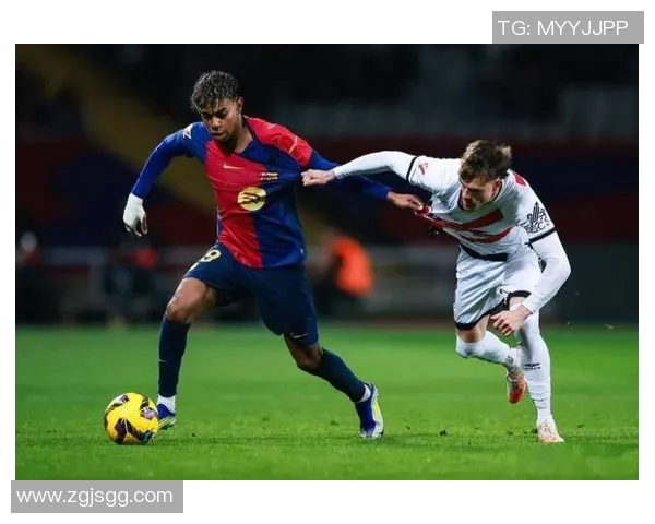 维拉利尔主场迎战巴塞罗那双方争夺西甲积分榜关键战役